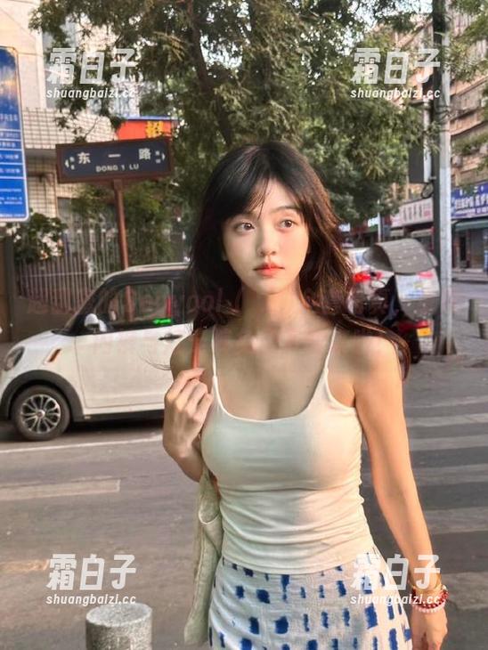 超甜蜜的Seoyool (서율)全套写真，草莓内裤与灯笼裤免费下载来啦！